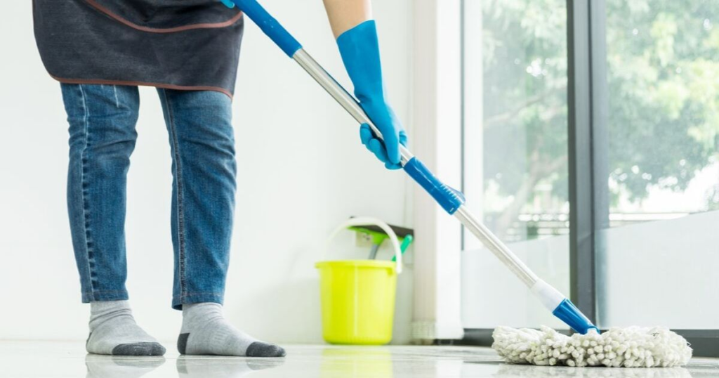 Lantai Bersih: Usir Kuman dan Bakteri Lantai dengan Smartclean